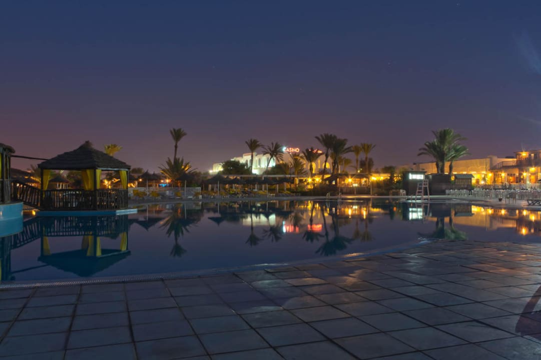 Pool bei Nacht Djerba Sun Beach Hotel & Spa