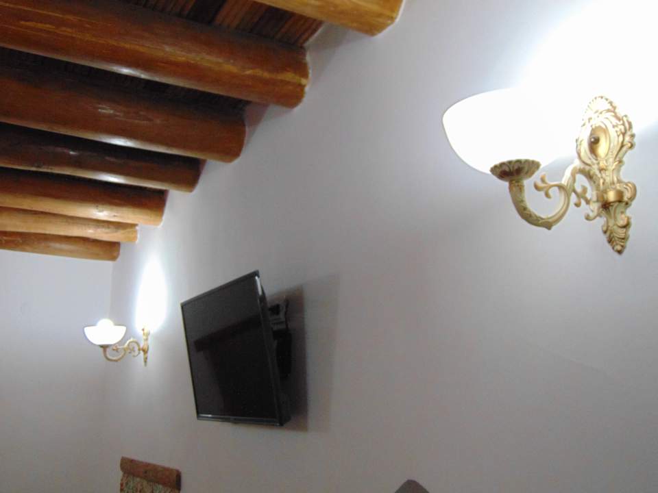 Zimmer Madrasah Polvon-Qori Boutique