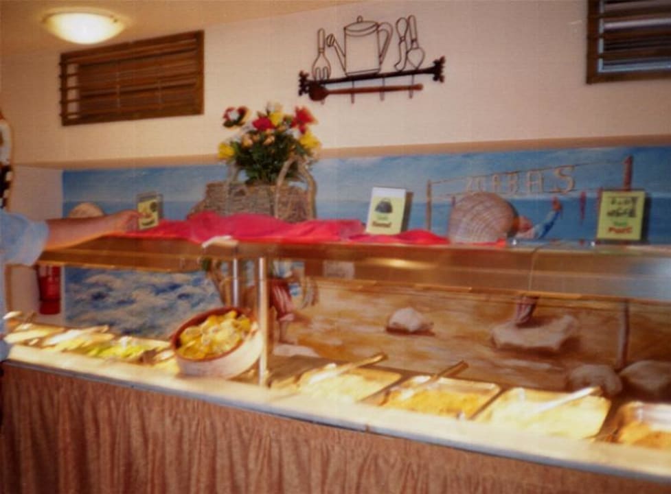 Teilansicht des Warmen Buffet Brown Beach Eretria