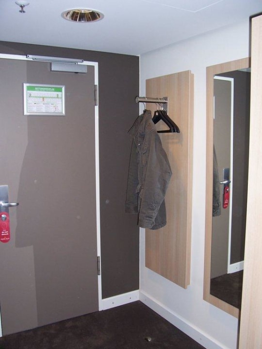 Garderobe & Spiegel Hotel Tulip Inn Düsseldorf Arena