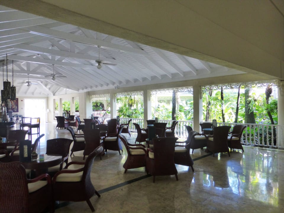 Teilbereich der Bar Bahia Principe Grand El Portillo