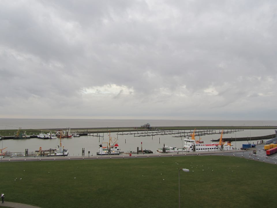 Auf den Hafen und Nordsee Hotel Fährhaus