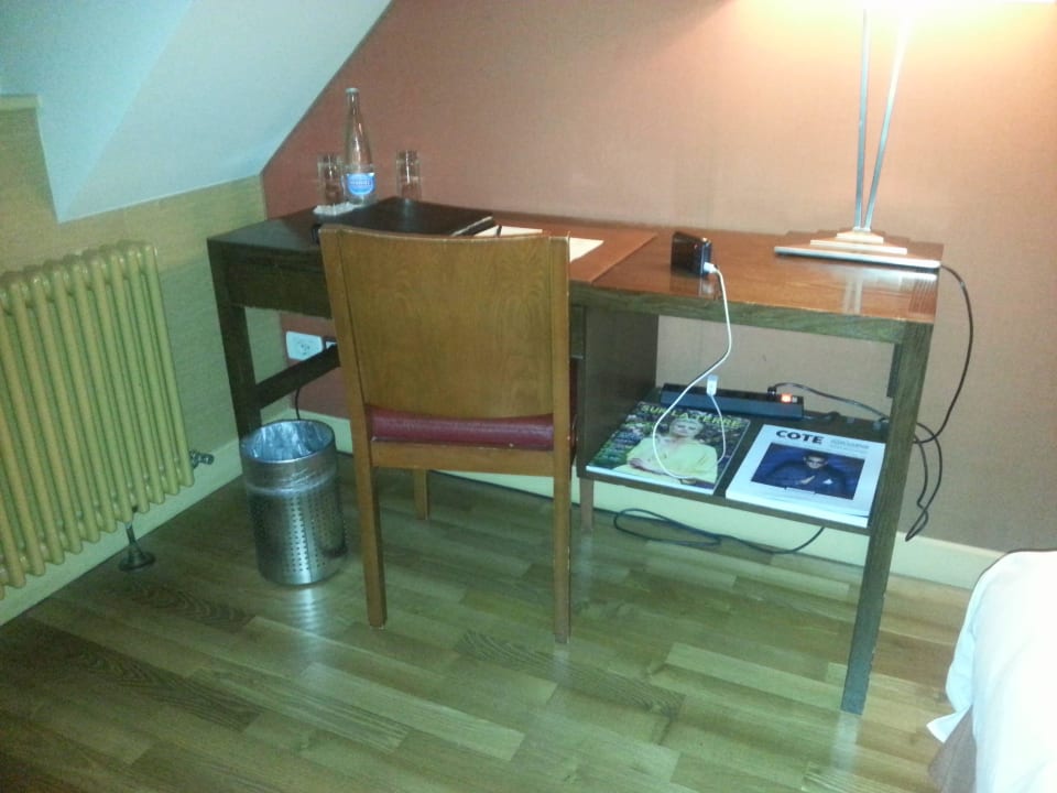 Zimmer 102 - Arbeitsbereich Hotel du Parc des Eaux-Vives