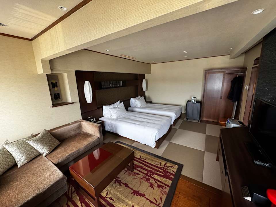 Zimmer Holiday Inn ANA Kanazawa Sky