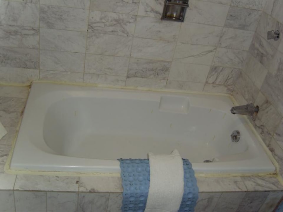 Die Badewanne, nicht sehr hygienisch Hotel Los Aluxes