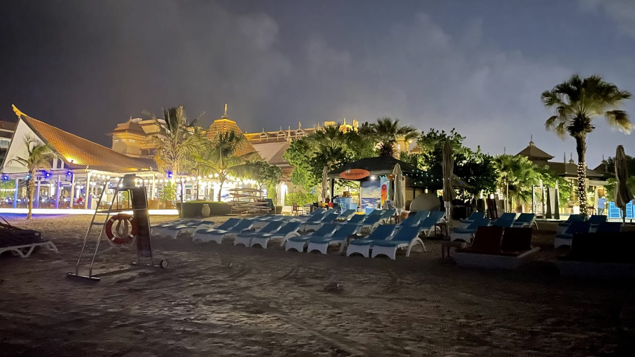 Strand Anantara The Palm Dubai Resort