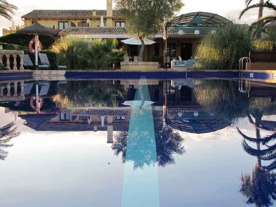 Hauptpool mit Blick auf das Haupthaus  Finca Amapola - Agrotourismus Hotel