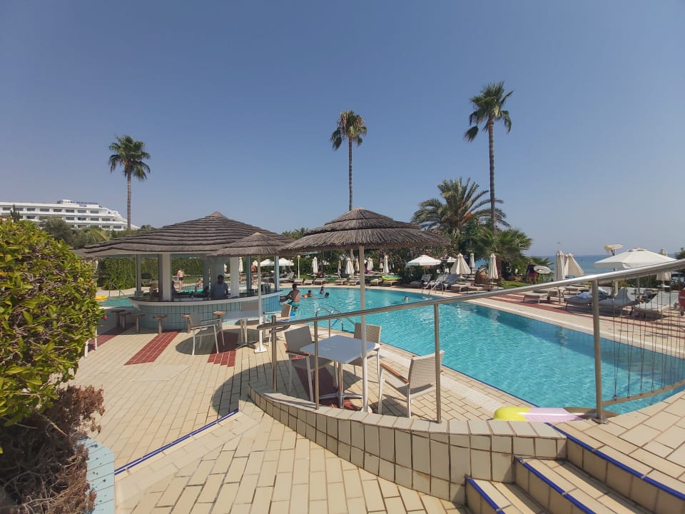 Pool Hotel Sunrise Beach