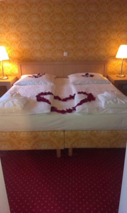 Hamburg im Rosenbett Relexa Hotel Bellevue Hamburg