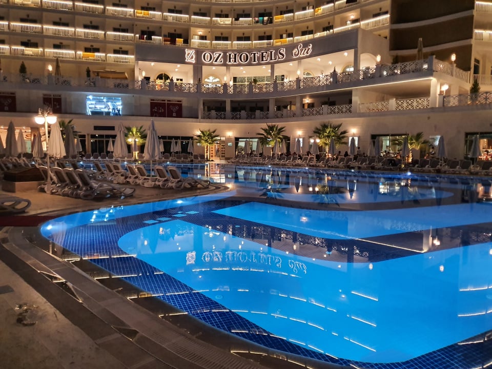 Pool Oz Hotels Sui Resort