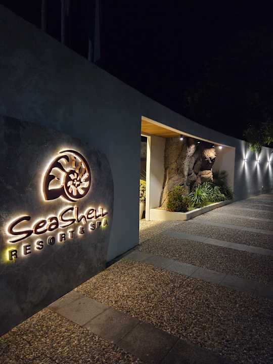 Strand Seashell Resort