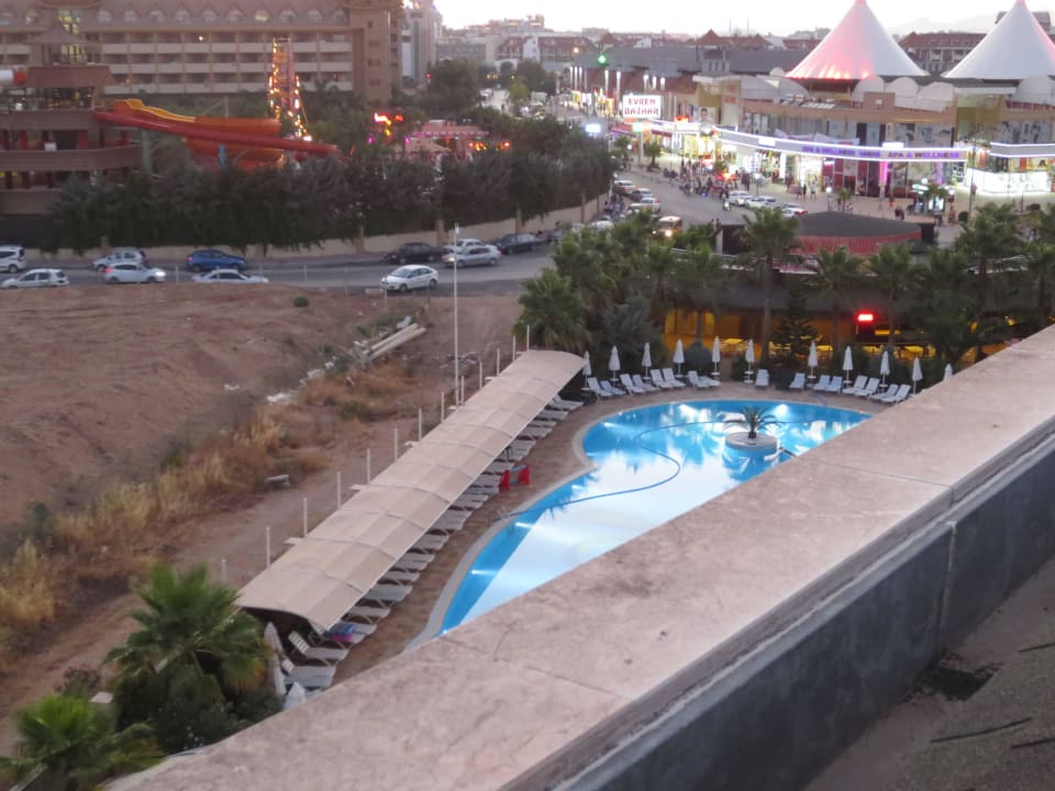 Blick zum Pool Calimera Hane Garden