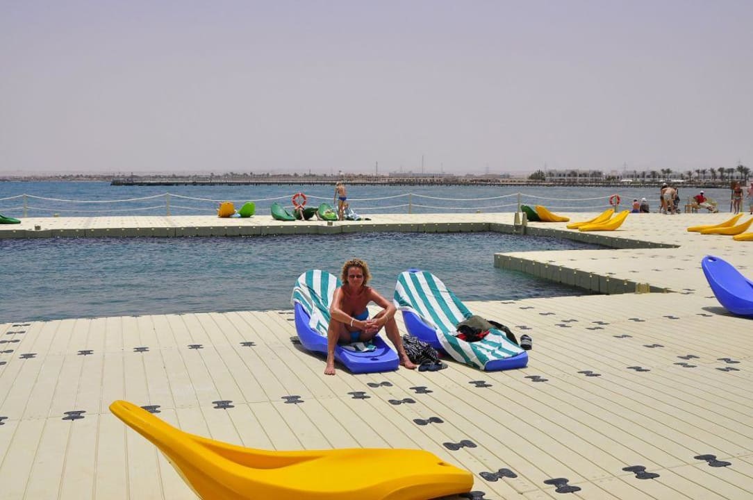 Plattform mit "Pool". 2,80 tief. Pickalbatros Palace Resort