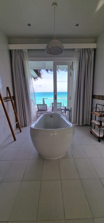 Zimmer Sun Siyam Iru Veli