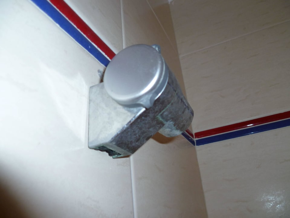 Badezimmer in die Jahre gekommen Hotel Bahia del Sol