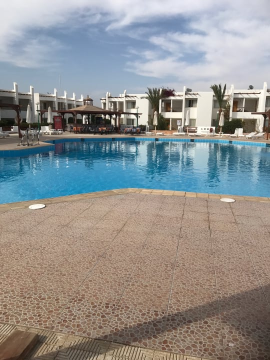 Pool Menaville Safaga