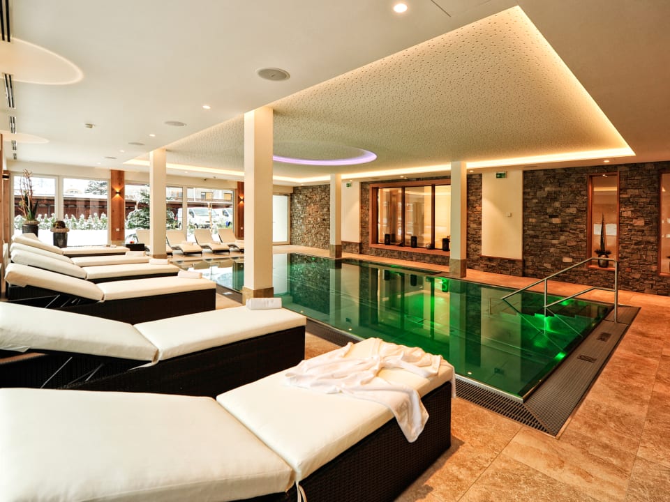 Pool Hotel Theresia