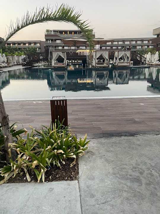 Pool Jacaranda Luxury Resort