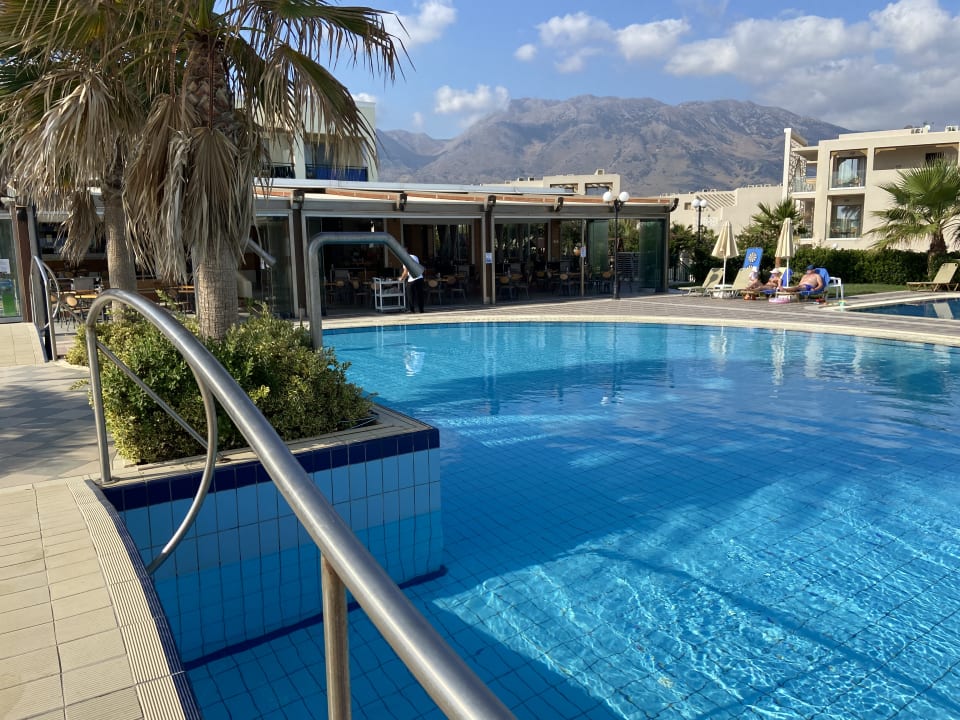Pool Hydramis Palace Beach Resort