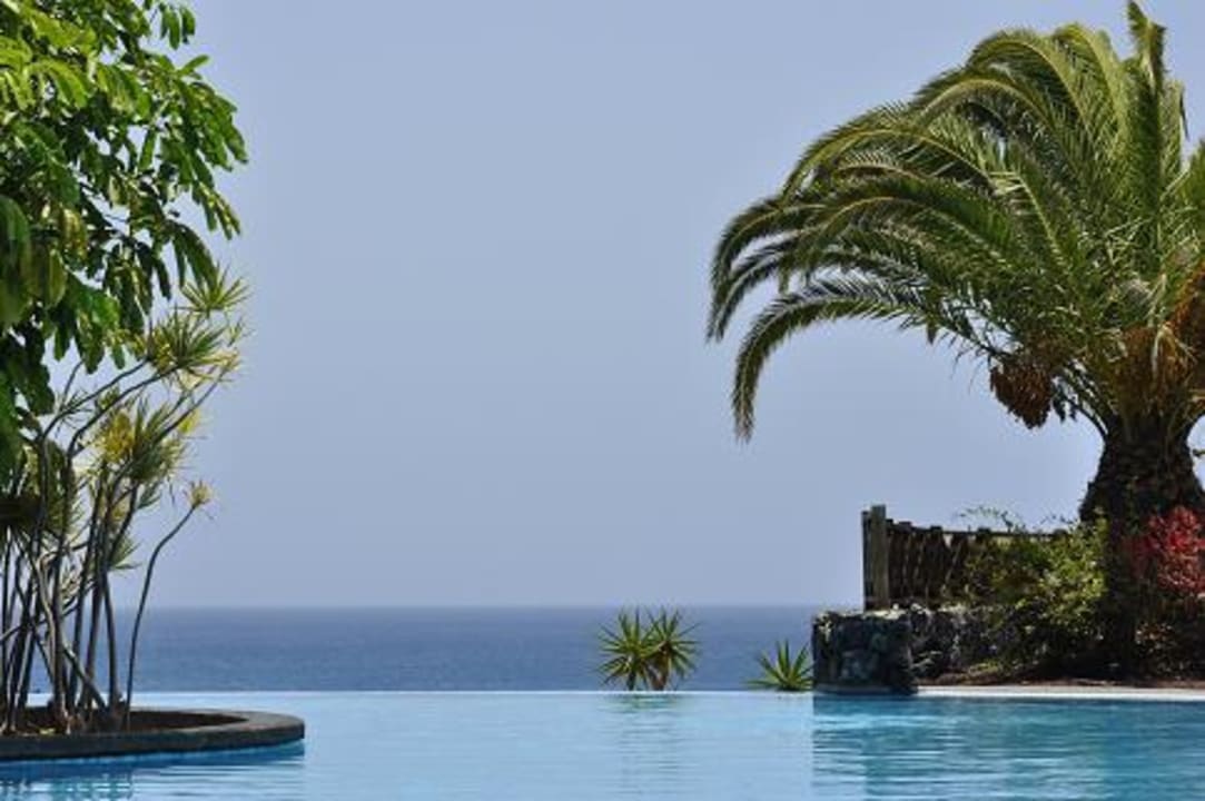 Basen z widokiem na ocean R2 Pajara Beach