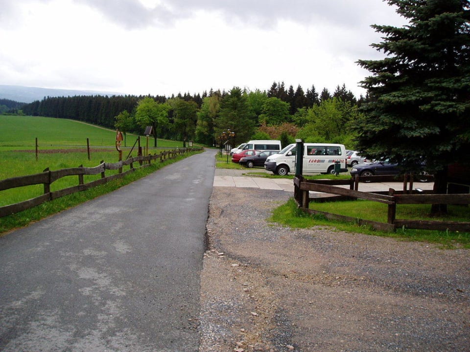 Zufahrt zum Hotel Hotel Forstmeister