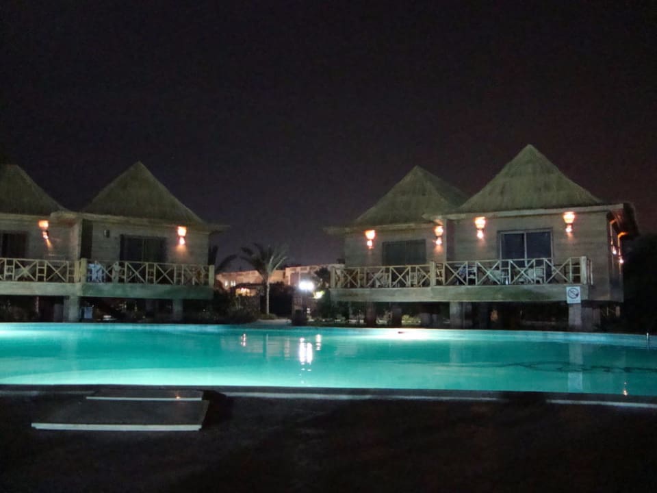 Außenanlage bei Nacht Pickalbatros Aqua Blu Resort - Sharm El Sheikh