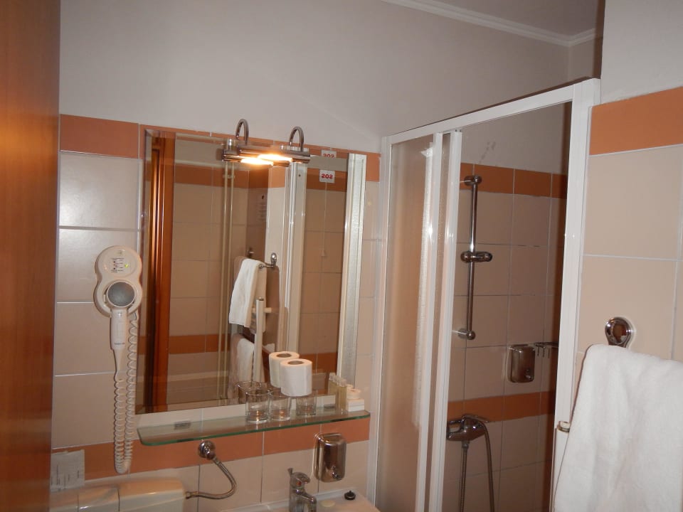 Small bathroom Amadria Park Beach Hotel Niko