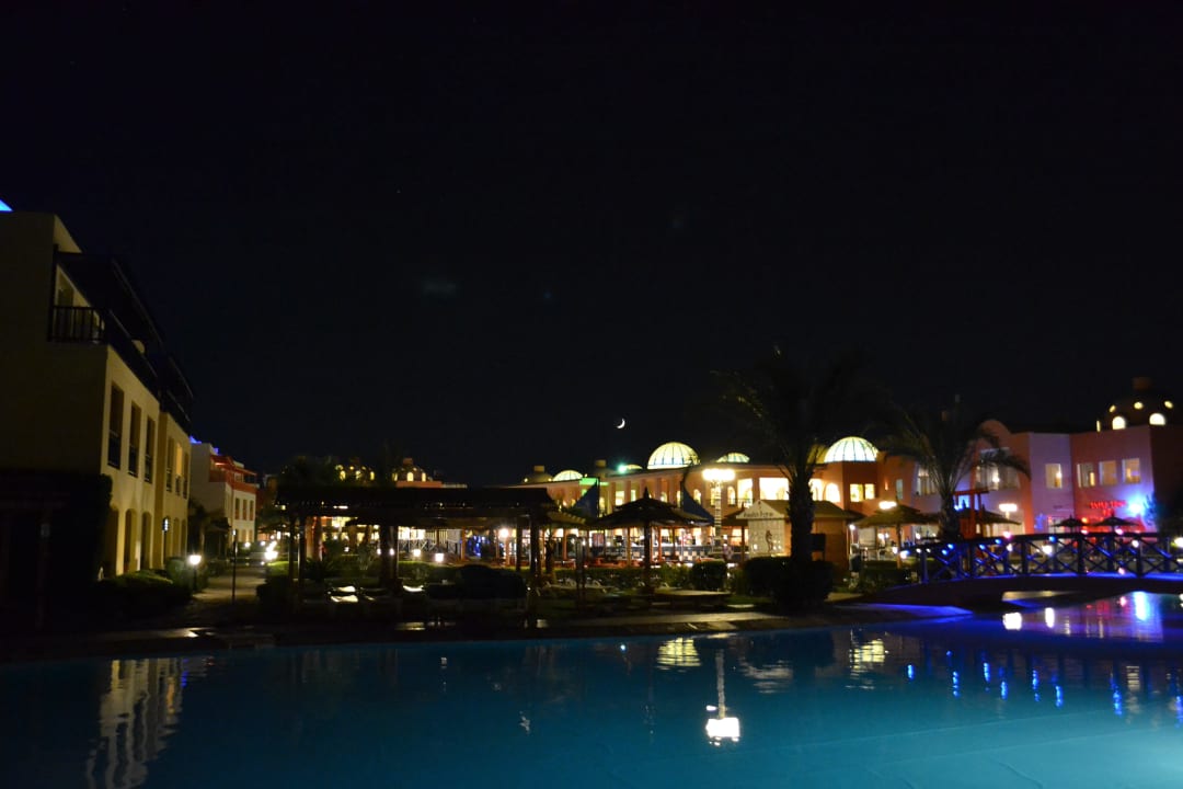 Pools am Abend Titanic Beach Spa & Aqua Park