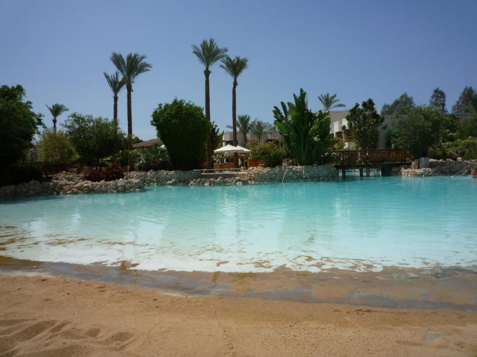Pool mit Sandstrand Ghazala Gardens