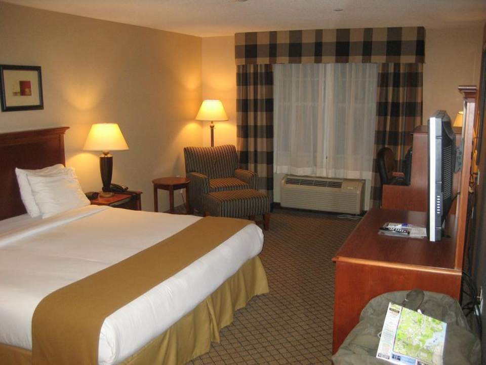 Doppelzimmer Kingsize-Bett Holiday Inn Express Hotel & Suites Hampton South-Seabrook