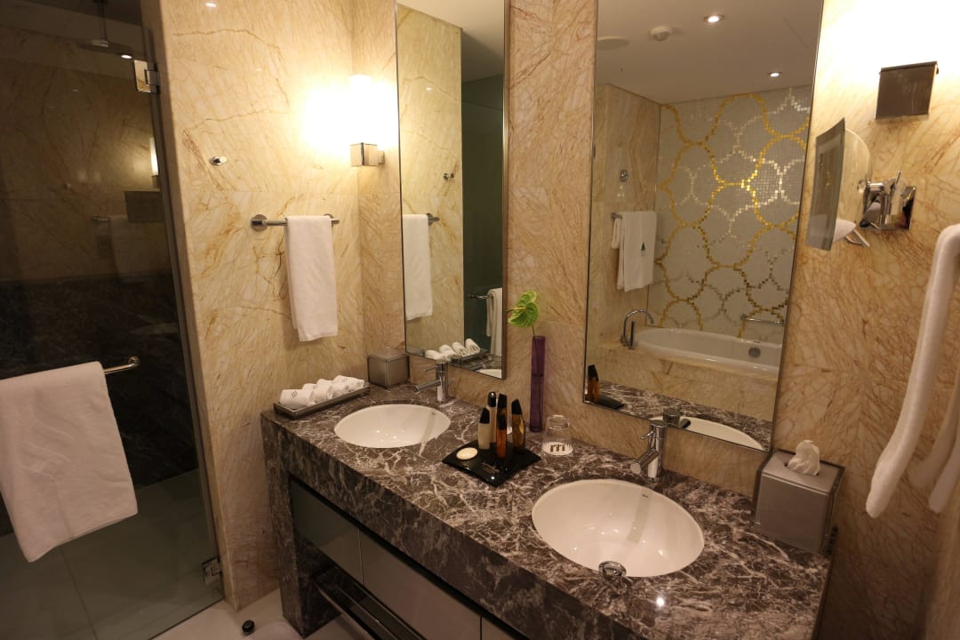 Bad Conrad Abu Dhabi Etihad Towers