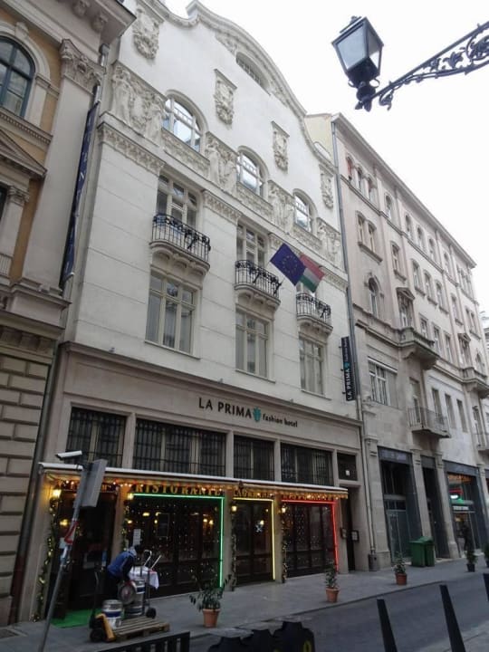 Street view Hotel La Prima Fashion Budapest