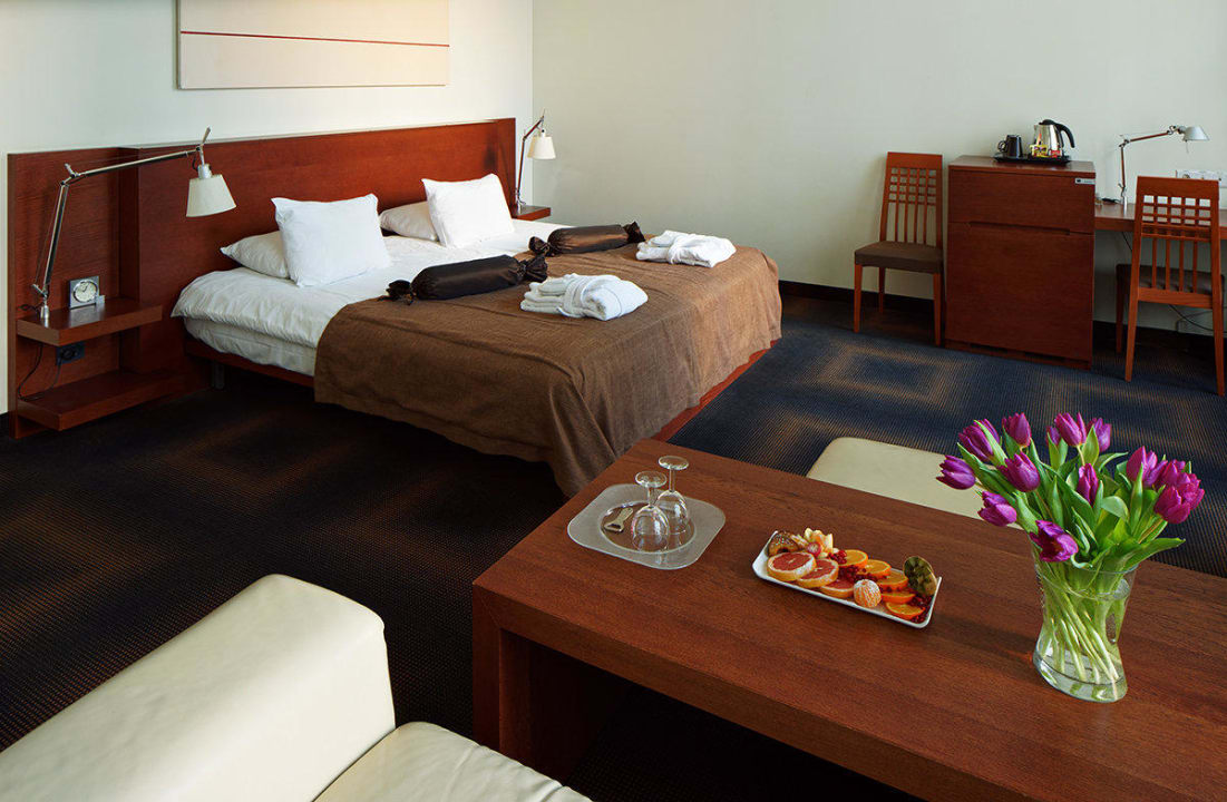 Junior Suite room Rixwell Centra Hotel