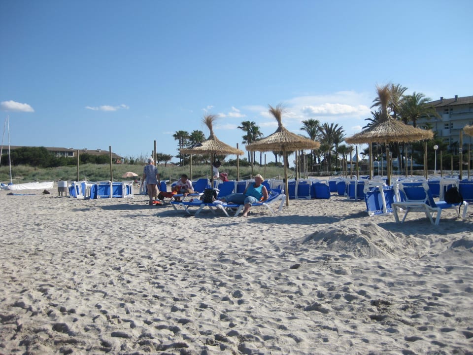 Strand direkt hinterm hotel Playa Esperanza Resort