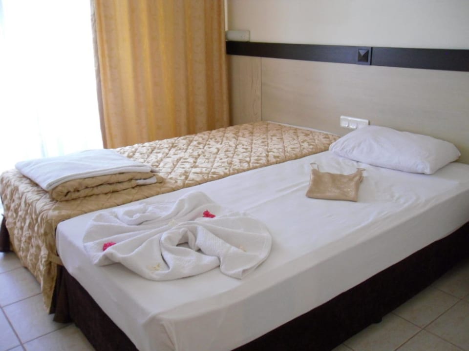 Bett Silver Hotel