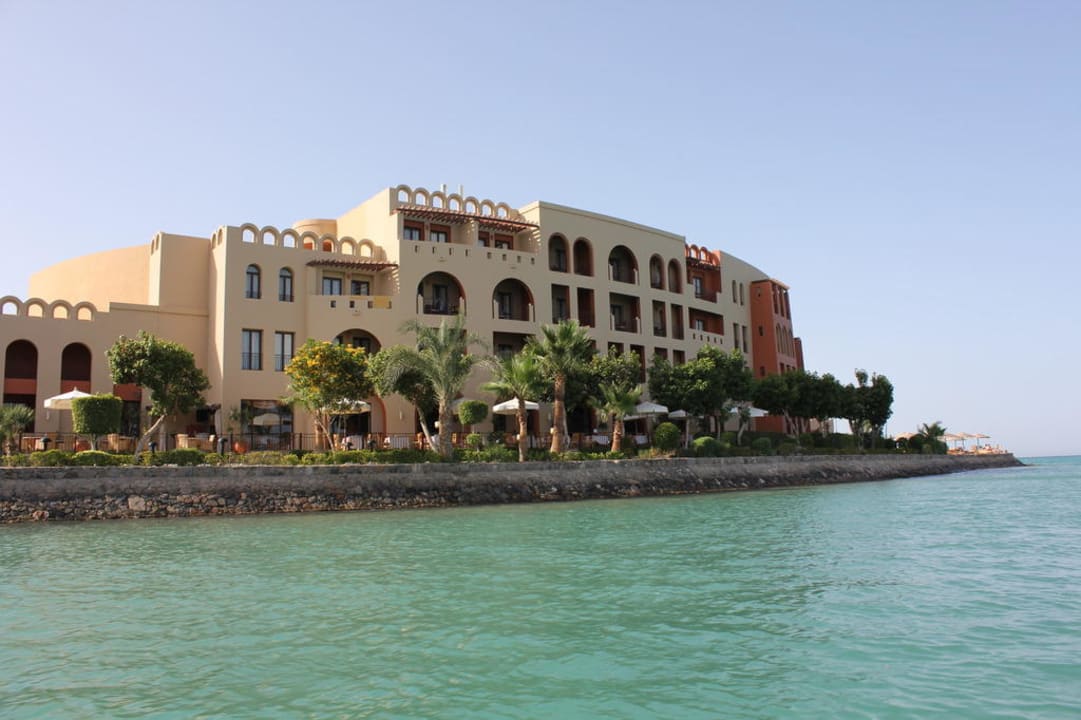 Außenbereich des Hotels vom Hotelboot fotografiert Hotel Three Corners Ocean View prestige - Adults only