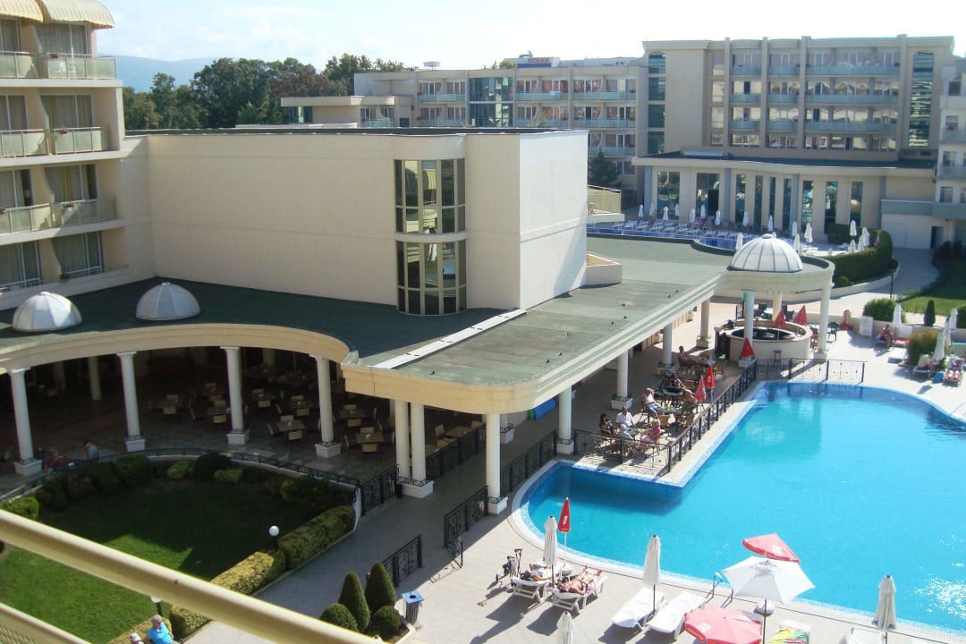 Restaurant-Pizzeria-Poolbar-Pool DAS Club Hotel Sunny Beach