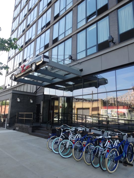 Eingangsbereicht inkl. kostenloser  Fahrräder Z Hotel NYC