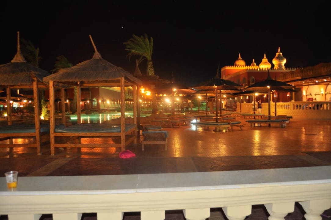 Widok z tarasu, Oasis pool Pickalbatros Alf Leila Wa Leila Resort - Neverland Hurghada