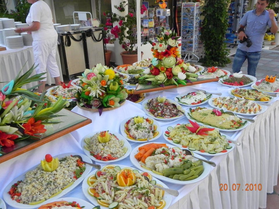 Buffet vom Feinsten Hydramis Palace Beach Resort