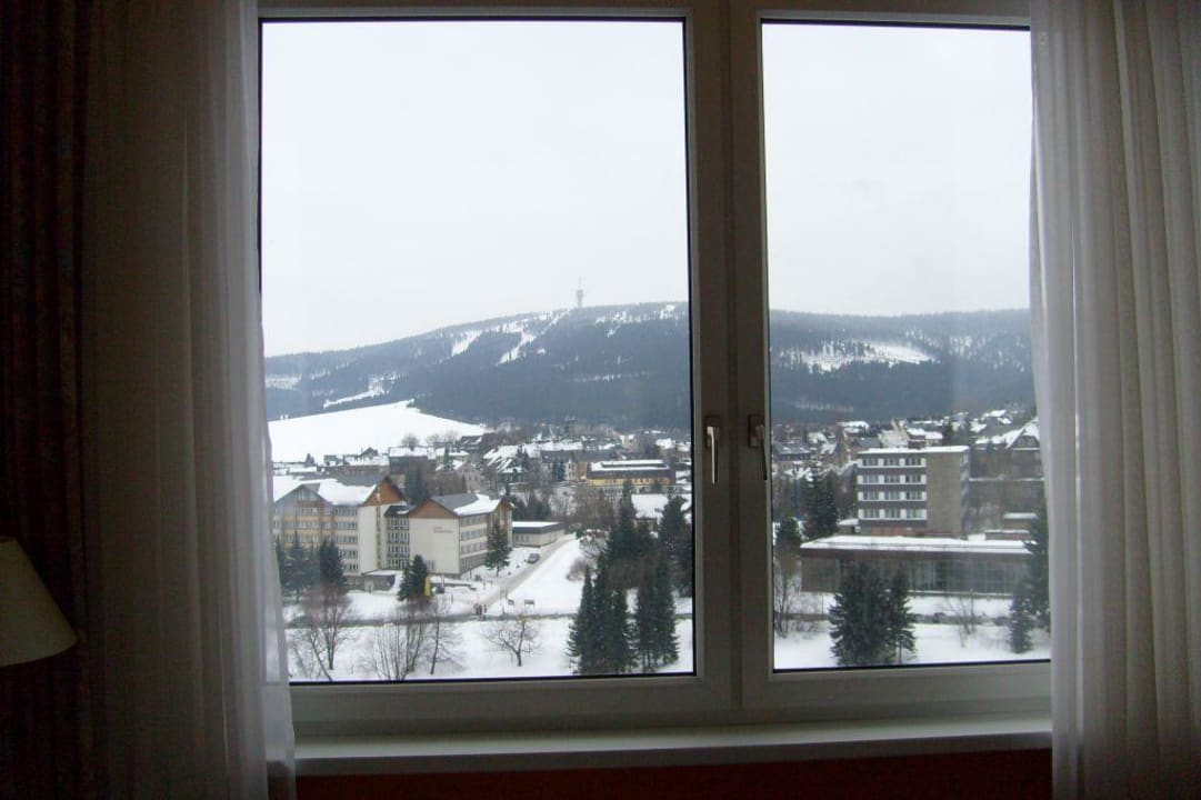 Blick zum Fenster Best Western Ahorn Hotel Oberwiesenthal - Adults only