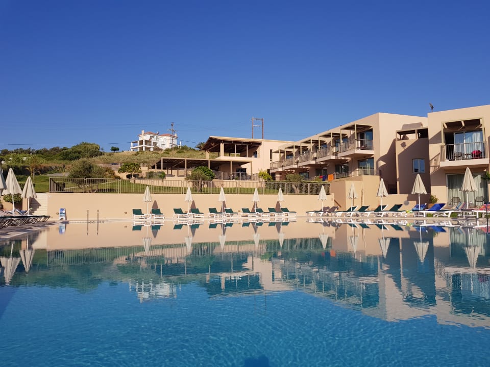Pool Giannoulis Santa Marina Beach