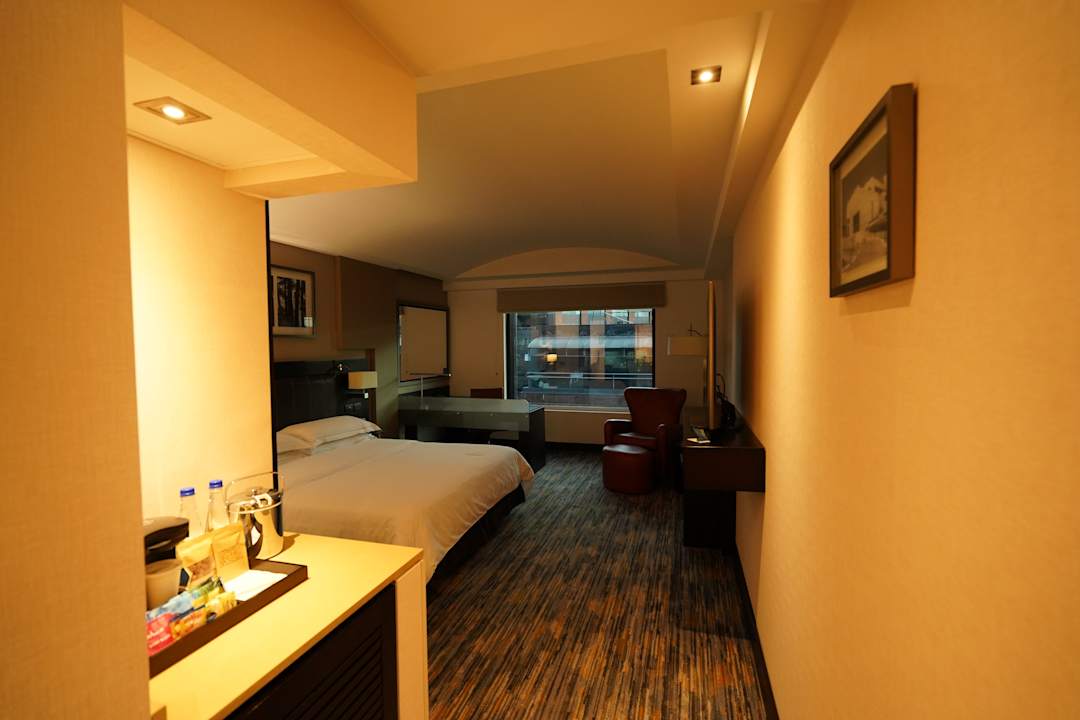 Zimmer Hampton By Hilton Bogota Airport