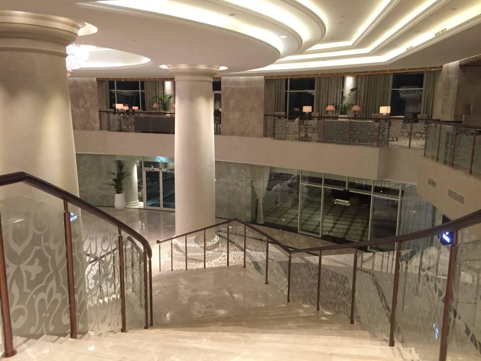 Eingang zum Restaurant Waldorf Astoria Dubai Palm Jumeirah