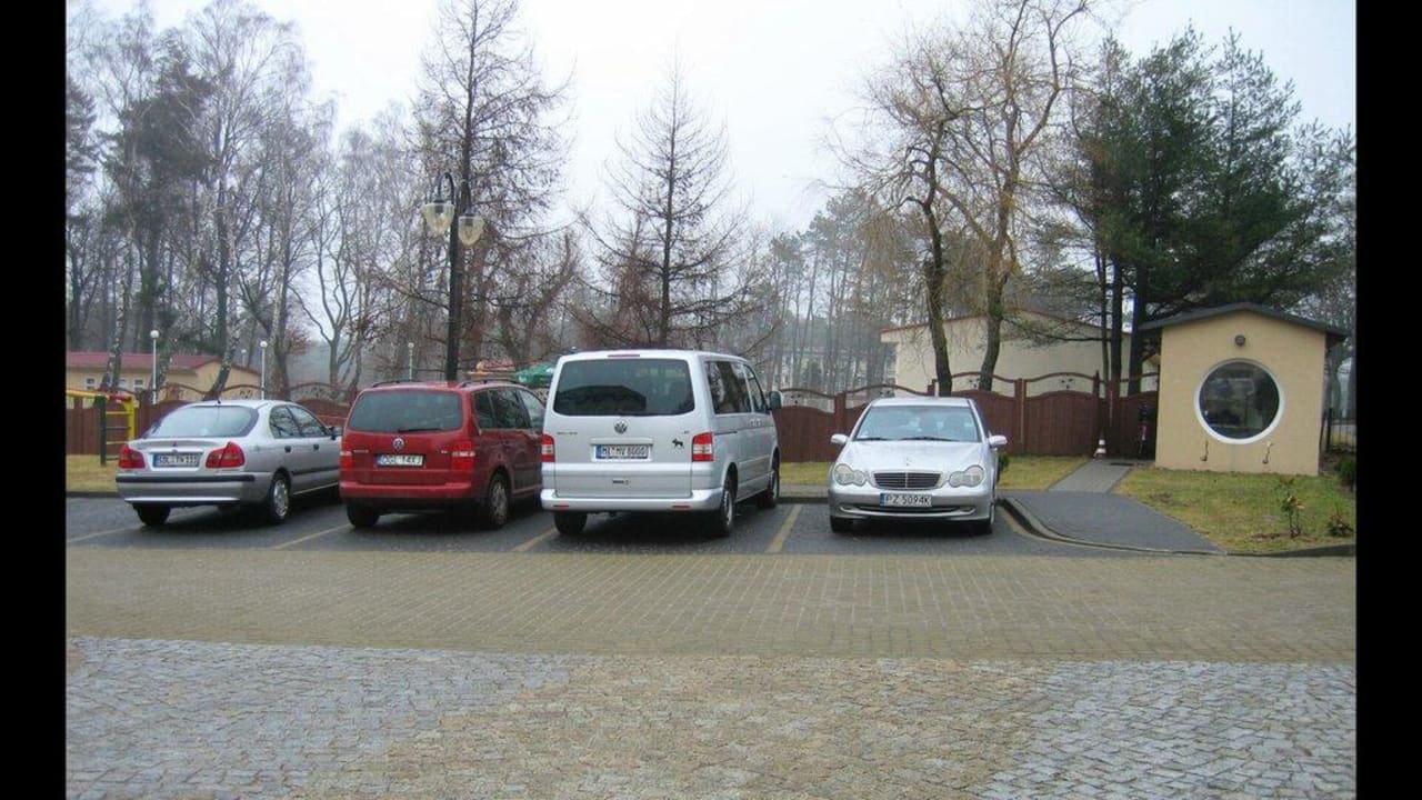 Bewachter Parkplatz Król Plaza Spa&Wellness
