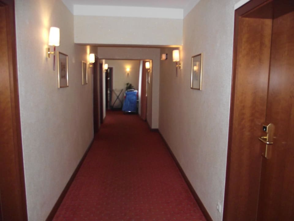 Flur 1. Stock Hotel Waldkrug
