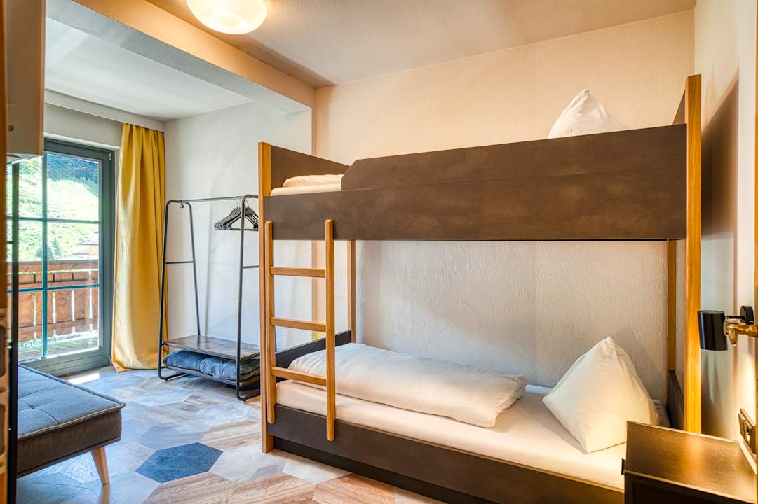 Zimmer Boutique House happYellow