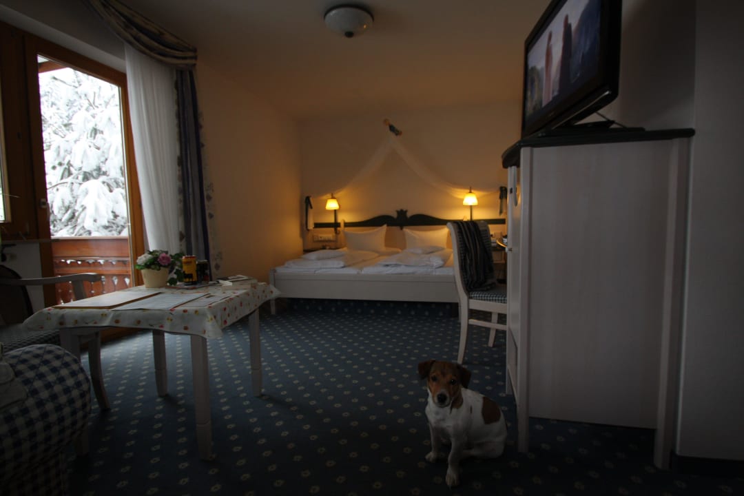 Bett. Hotel Schöne Aussicht