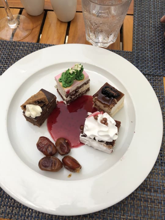 Gastro DoubleTree by Hilton Resort & Spa Marjan Island