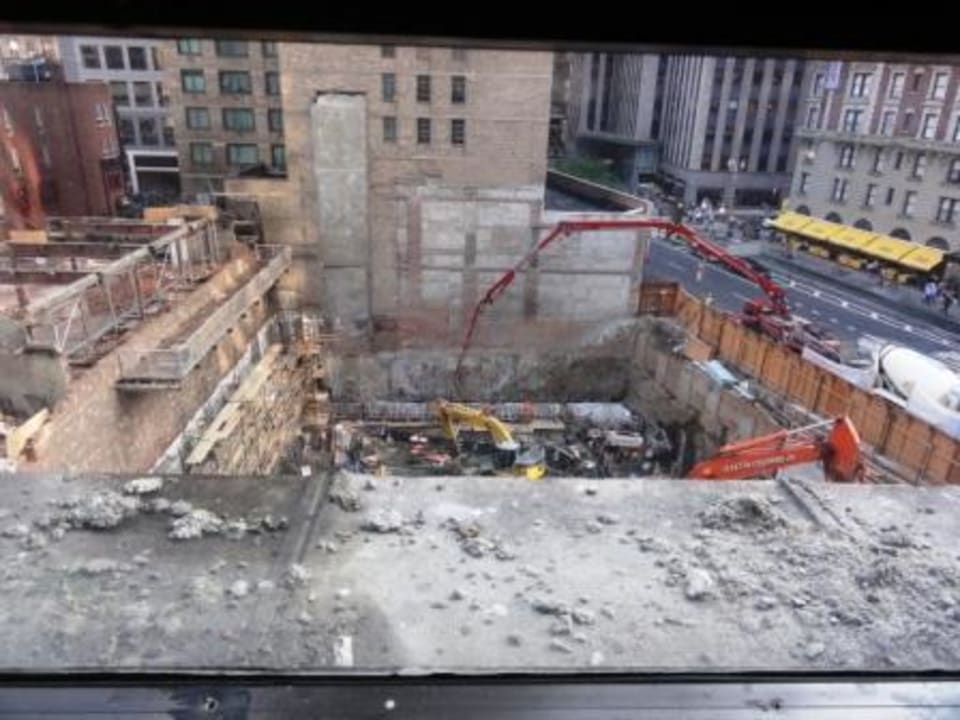 Mövendreck und Baustelle Ameritania